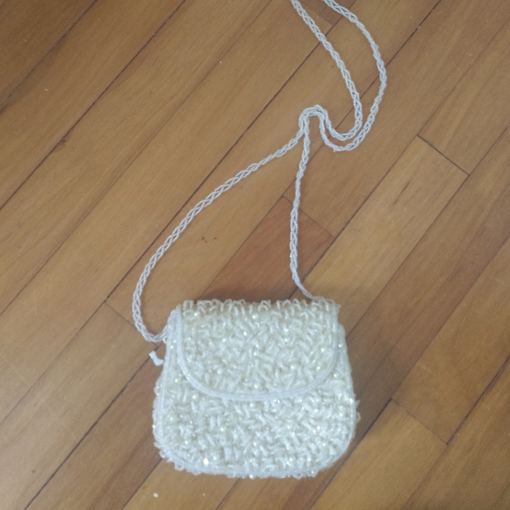 Vintage white beaded bag